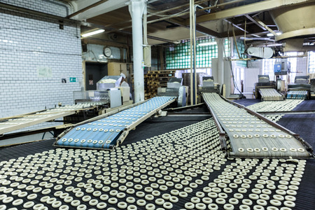 Saint-Petersburg, RUSSIA -  September 20 2012  Bakery. The line for the production of crackers. Russian traditional bread products to the tea ceremony.on Sep 20, 2012 in Saint-Petersburg, Russia.のeditorial素材