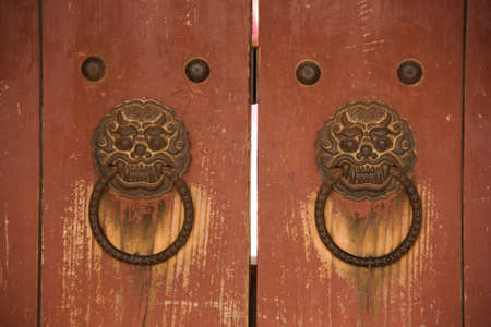 Temple door in Gyeongju (South Korea)の写真素材