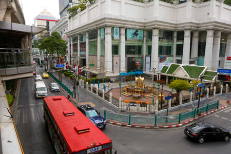 BANGKOK,THAILAND - March 30, 2020 :
The Erawan shrine at Ratchaprasong Junction Closed people worshiping for the wishes. Because spread of the corona virus in Bangkok capital city,Thailand.のeditorial素材