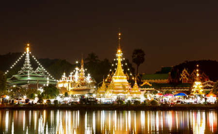 Mae Hong Son, Thailand - December 02, 2017 : Wat Jongkham the most favourite place for tourist in Mae hong son, Thailandのeditorial素材