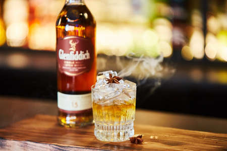 Glenfiddich Single Malt Scotch Whisky 15yo on iceのeditorial素材