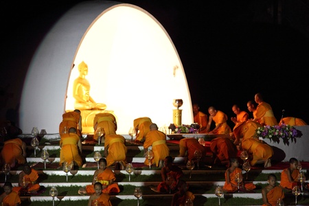 CHIANGMAI, THAILAND - OCTOBER 11:Buddhist monk praying to the Buddha.  OCTOBER 29,2011 in TUDONGKASATARN, Chiangmai, Thailand.のeditorial素材