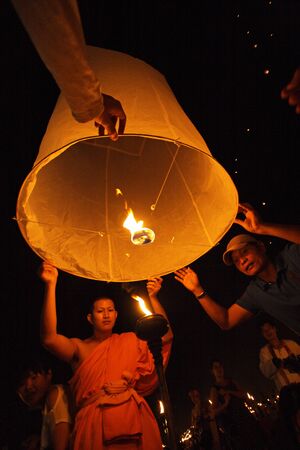 CHIANGMAI, THAILAND - OCTOBER 11:Thai monk floating lamp . OCTOBER 29,2011 in TUDONGKASATARN, Chiangmai, Thailand.のeditorial素材