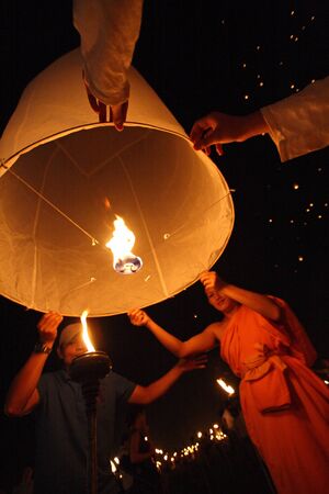 CHIANGMAI, THAILAND - OCTOBER 11:Thai monk floating lamp . OCTOBER 29,2011 in TUDONGKASATARN, Chiangmai, Thailand.のeditorial素材