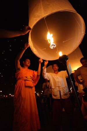 CHIANGMAI, THAILAND - OCTOBER 11:Thai monk floating lamp . OCTOBER 29,2011 in TUDONGKASATARN, Chiangmai, Thailand.のeditorial素材