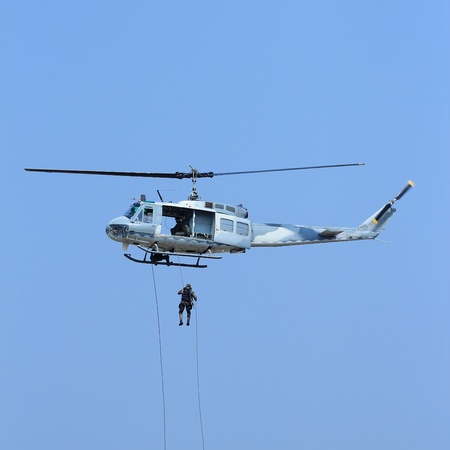Army soldiers helicopters