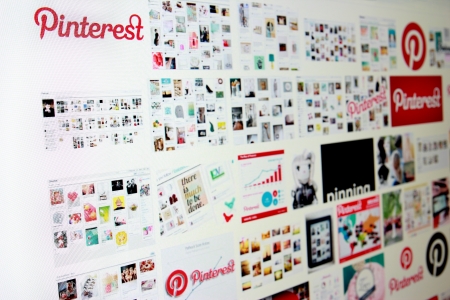 Pinterest in serach engine on a computer screen のeditorial素材