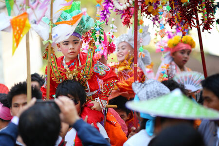 CHIANGMAI, THAILAND-MARCH 30:Poi Sang Long festival, Traditional annual ceremony of unidentified boys to become novice monk on March 30,2014 in Chiangmai, Thailand.のeditorial素材