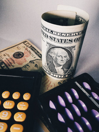 Calculator and moneyの素材