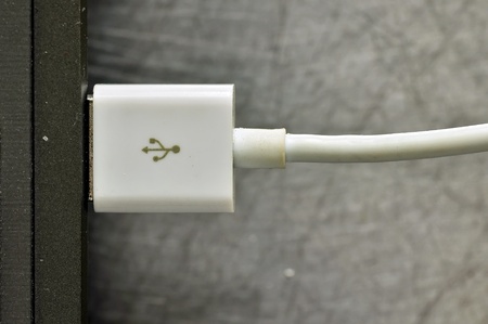 Plug the USB jump drive to a laptop