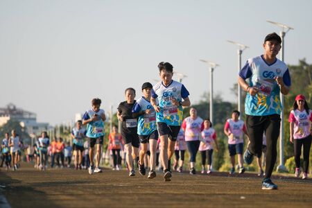 Khonkaen, Thailand - December 23, 2018: Unidentified runners running at Thungsang Health Park during the Khonkaen Mini Marathonのeditorial素材