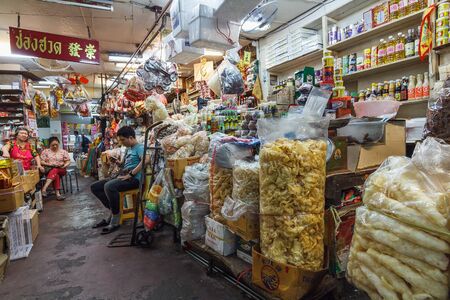 Chiang Mai, Thailand - 7 August, 2016 : Warorot Market, locally called Kad Luang, is one of Chiang Mai's largest markets and a place to see the real Chiang Mai. The market has been in operation since 1910.のeditorial素材