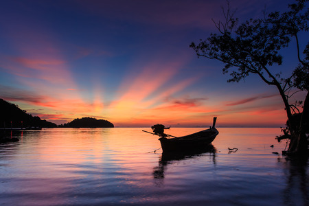 sunrise at Railay beach, Krabi, Andaman sea Thailandの写真素材