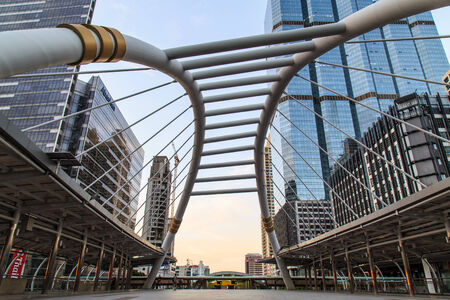 Sky walk architecture like a spider for passengerのeditorial素材