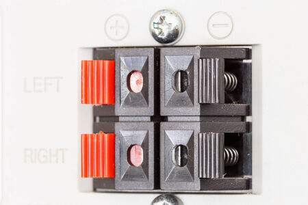 Speaker connector