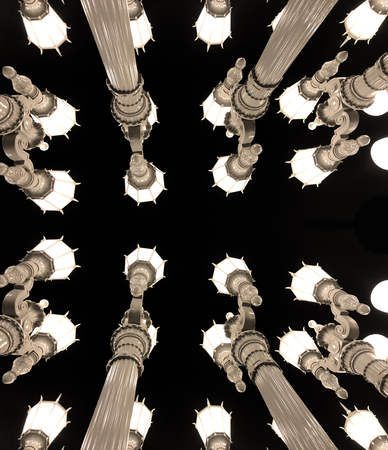 Los Angeles,CA/USA 11.24.17. Urban Light (2008) is a sculpture by Chris Burden located at the LA County Museum of Art. The installation consists of restored Street lamps from the 1920s and 1930s.のeditorial素材