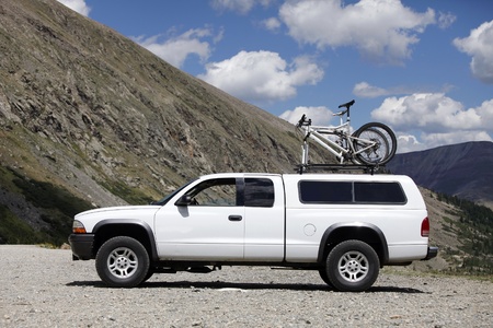Off road truck with mountain bikesの写真素材