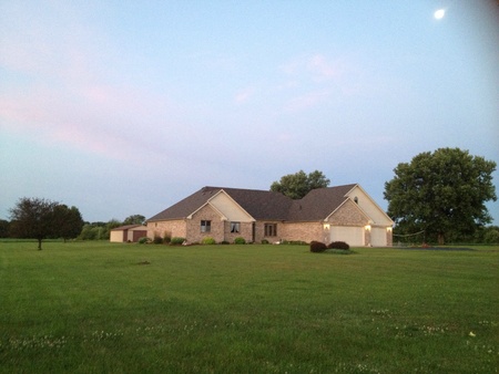 Beautiful house with the moonの素材