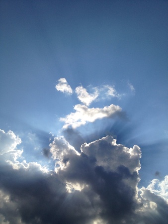 Sacred light spills down from the Heavensの素材