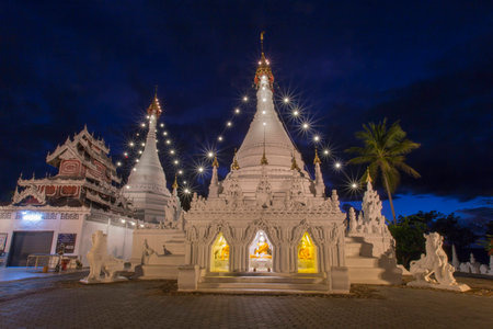 Twilight sky Wat Phra That Doi Kong Mu temple in Mae Hong Son , Thailandの写真素材