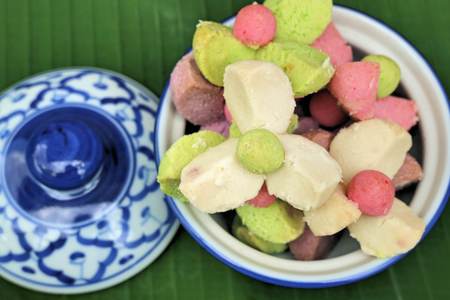 Thai Shortbread Cookies (Khanom Kleeb Lamduan)の写真素材
