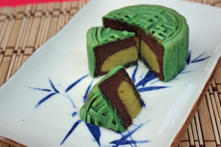 Matcha & Red Bean Mooncakes  ,  autumn festival foods