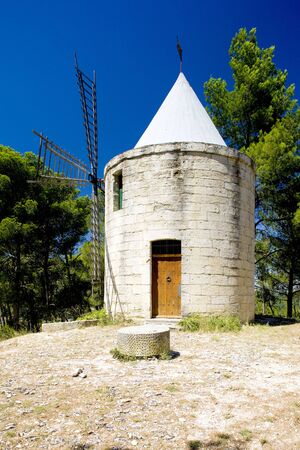 windmill, Barbentane, Provence, Franceの写真素材