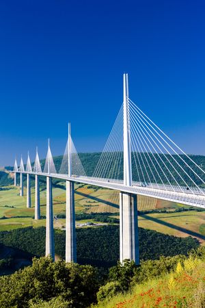 Millau Viaduct, Aveyron Département, Franceのeditorial素材
