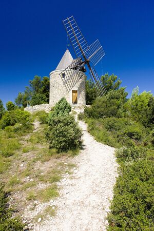 windmill, Boulbon, Provence, Franceの写真素材