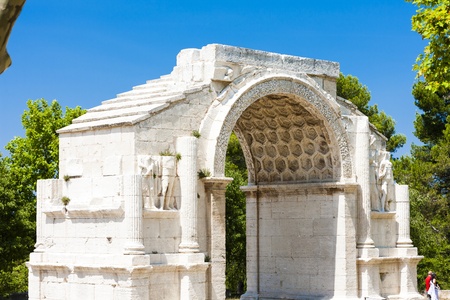 Roman Triumphal arch, Glanum, Saint-Remy-de-Provence, Provence, Franceの写真素材