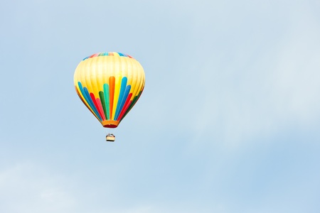 hot air balloon, Provence, Franceのeditorial素材