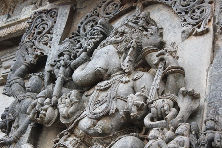 Valampuri Vinayagar - Hoysaleshwara Temple