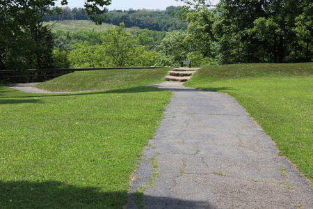 Pathway inside the Serpent mound parkの写真素材