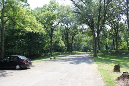 A road in and out to a narrow ridge at Fort Ancientの写真素材