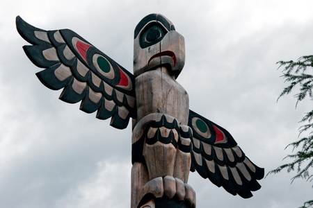 Native Indian art in Butchart Gardens Brentwood Bay near Victoria Vancouver Island British Colombia Canadaの写真素材