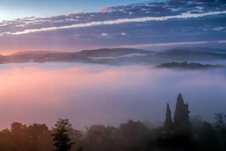 Sunrise over Val d Orciaの写真素材