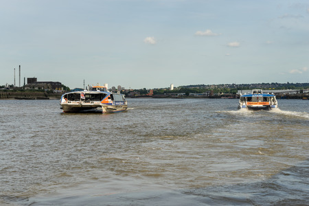 Riverbus on the River Thamesのeditorial素材