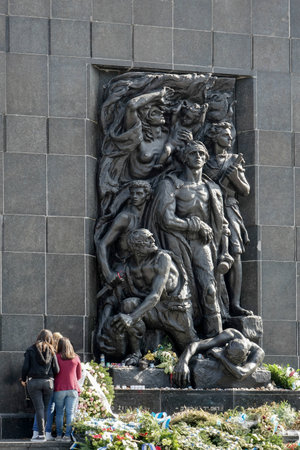 Western side Monument to the 70th Anniversary of the Warsaw Ghetto Uprising in Warsawのeditorial素材