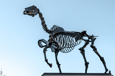 Hans Haacke statue Gift Horse in Trafalgar Squareのeditorial素材