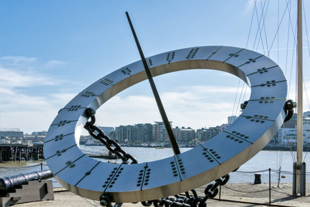 Sun dial near Tower Bridgeのeditorial素材