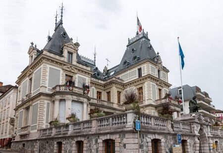 View of Hotel de Ville in Evian-les-Bains Franceのeditorial素材
