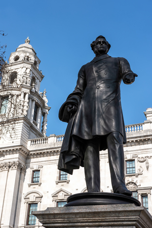 Statue of Viscount Palmerston in Parliament Squareのeditorial素材