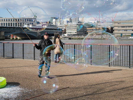 Bubblemaker on the Southbank of the Thamesのeditorial素材