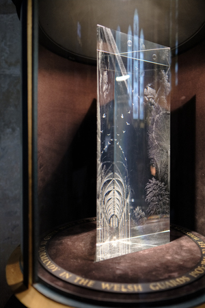 Glass Prism Memorial to Artist Rex Whistler (1905-44) in Salisbury Cathedralのeditorial素材