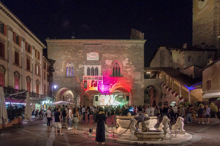 BERGAMO, LOMBARDY/ITALY - JUNE 25 : Music Festival in Piazza Vecchia in Bergamo on June 25, 2017. Unidentified peopleのeditorial素材