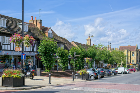EAST GRINSTEAD, WEST SUSSEX/UK - AUGUST 14 : View of the High Street in East Grinstead West Sussex  on August 14, 2017. Unidentified peopleのeditorial素材