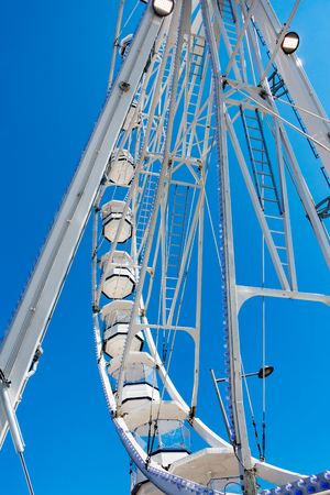 CARDIFF/UK - AUGUST 27 : Ferris Wheel in Cardiff on August 27, 2017のeditorial素材