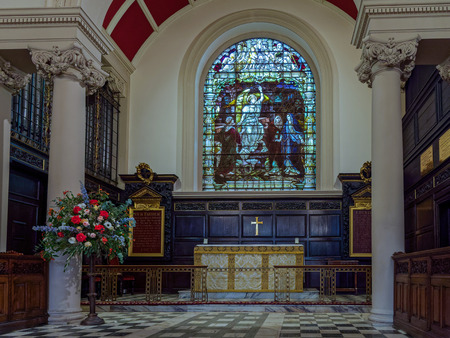 TUNBRIDGE WELLS, KENT/UK - JANUARY 5 : Interior of the Parish Church of King Charles The Martyr in Royal Tunbridge Wells on January 5, 2018のeditorial素材