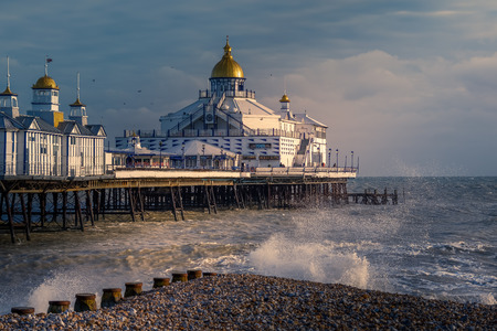 EASTBOURNE, EAST SUSSEX/UK - JANUARY 7 : View of Eastbourne Pier in East Sussex on January 7, 2018. Unidentified peopleのeditorial素材