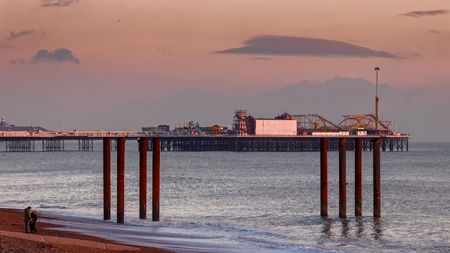 BRIGHTON, EAST SUSSEX/UK - JANUARY 26 : View of Brighton Pier in Brighton East Sussex on January 26, 2018. Unidentified people.のeditorial素材